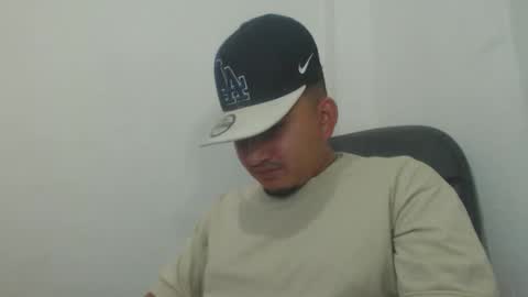 Snapshot of myke_andrade chatting on March 7, 2025, 7:49 pm myke_andrade online show from March 7, 2025, 7:49 pm