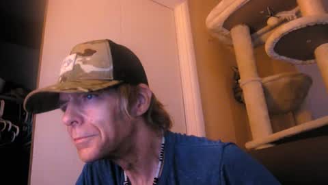 Snapshot of mykingofhearts chatting on July 2, 2026, 7:03 am Your King of hearts online show from July 2, 2026, 7:03 am