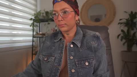 jacke BUNNY online show from January 12, 2026, 9:31 pm