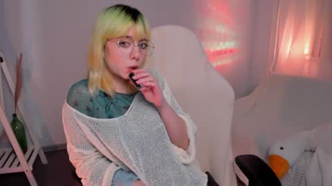 MylaFlores online show from December 9, 2024, 2:45 am