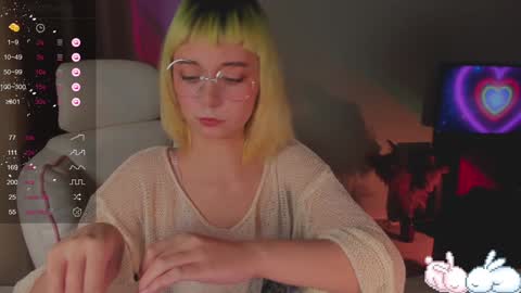 MylaFlores online show from December 20, 2024, 1:25 am