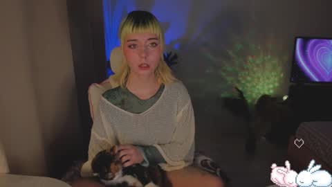 MylaFlores online show from December 25, 2024, 12:05 am