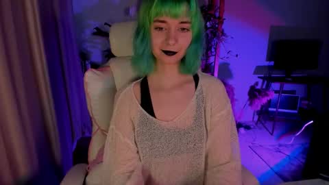 MylaFlores online show from October 4, 2025, 1:58 am