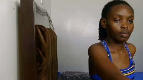 Snapshot of myline_ chatting on July 14, 2026, 6:40 am myline_ online show from July 14, 2026, 6:40 am