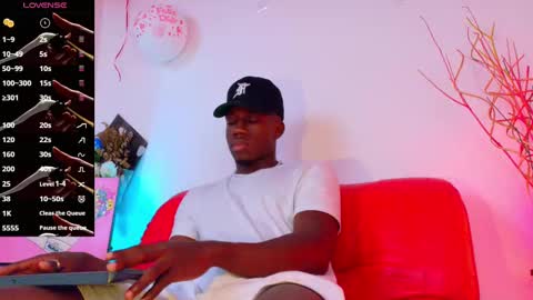 Mylo Wallace  online show from March 9, 2025, 12:10 am