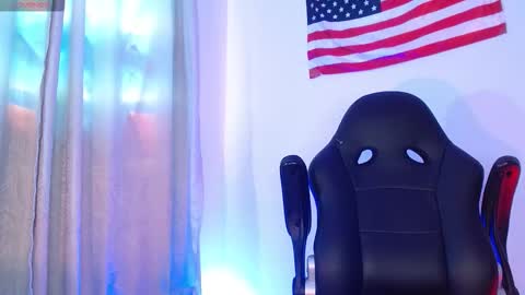 Mylo Wallace  online show from January 10, 2026, 5:37 pm