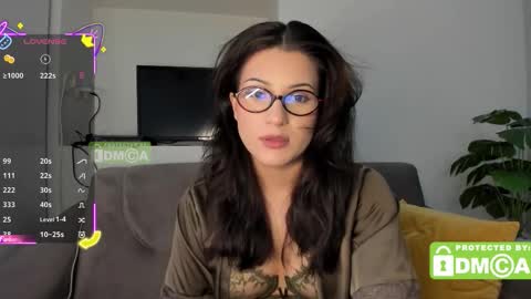 hey its Mel online show from October 7, 2025, 8:00 am