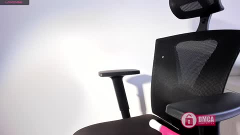 Bella online show from January 12, 2025, 1:05 pm