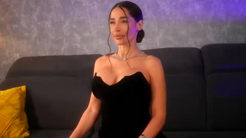 Snapshot of myriamfox_ chatting on March 11, 2026, 7:36 am Miryam online show from March 11, 2026, 7:36 am