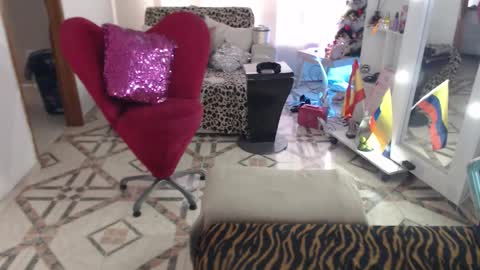 Myrna Sessions online show from December 16, 2025, 10:04 pm