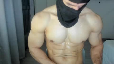 mysterious_muscles online show from April 14, 2026, 11:00 pm