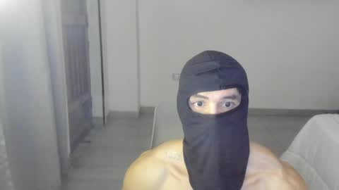 mysterious_muscles online show from April 16, 2026, 11:40 pm
