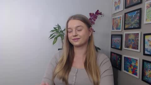 Erica online show from December 4, 2024, 12:03 pm