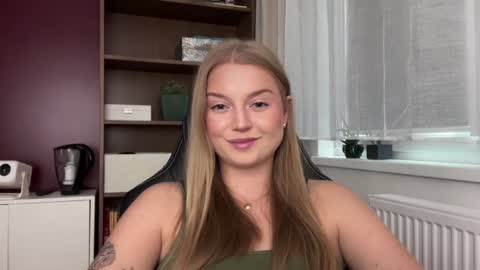 Snapshot of mysteryericax chatting on July 27, 2026, 9:05 am Erica online show from July 27, 2026, 9:05 am