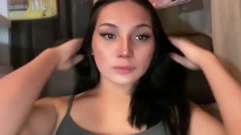 UR GIRL NEXTDOOR online show from April 19, 2026, 10:14 am