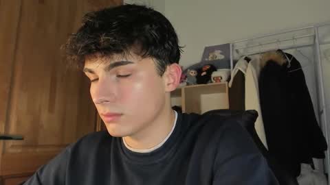 Evan Brown online show from October 17, 2025, 9:39 pm