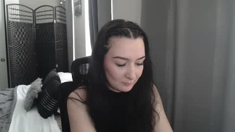 MysticMuse online show from February 18, 2025, 5:21 pm