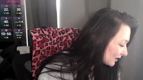 MysticMuse online show from March 6, 2025, 6:26 pm