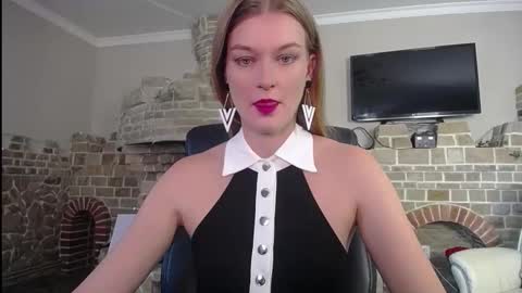 mysticvenus_ online show from September 17, 2025, 8:27 am