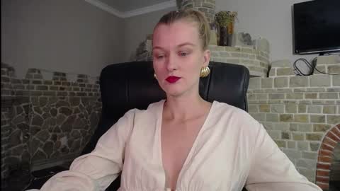 mysticvenus_ online show from September 24, 2025, 7:01 am