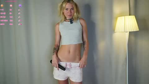 Snapshot of myviolet_rush chatting on May 18, 2026, 7:20 pm Olivia or just olive online show from May 18, 2026, 7:20 pm