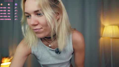Snapshot of myviolet_rush chatting on May 28, 2026, 7:22 pm Olivia or just olive online show from May 28, 2026, 7:22 pm