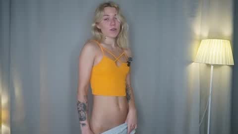 Snapshot of myviolet_rush chatting on June 22, 2026, 7:44 pm Olivia or just olive online show from June 22, 2026, 7:44 pm
