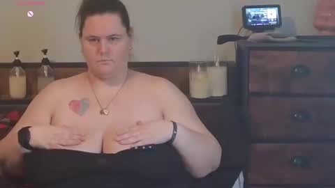 Mzjuicybootay online show from October 10, 2025, 7:57 pm