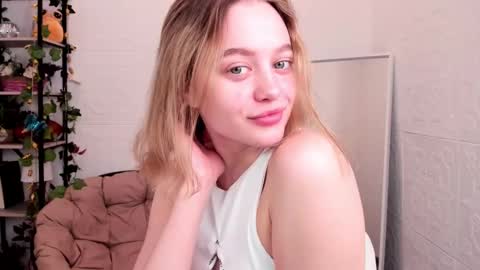 Eva  online show from December 14, 2024, 10:34 am