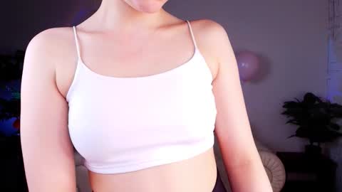 Eva  online show from February 15, 2026, 7:51 am