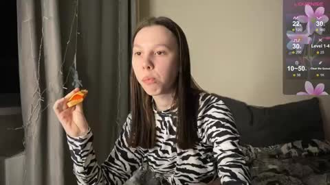 Vanessa and Julia  online show from March 5, 2025, 11:16 pm