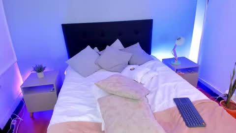 Snapshot of na_yeon_ chatting on November 11, 2025, 9:37 pm AMY online show from November 11, 2025, 9:37 pm