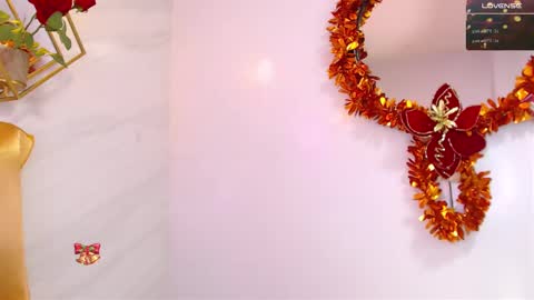 naamah_b online show from December 20, 2024, 6:02 pm