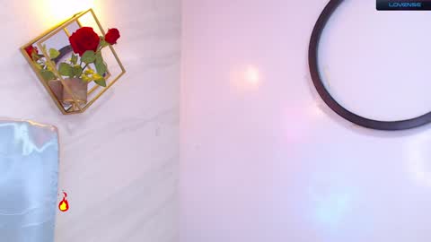 naamah_b online show from February 1, 2025, 5:16 pm