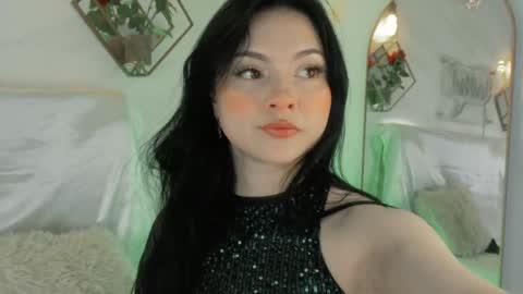 naamah_b online show from September 16, 2025, 2:07 pm