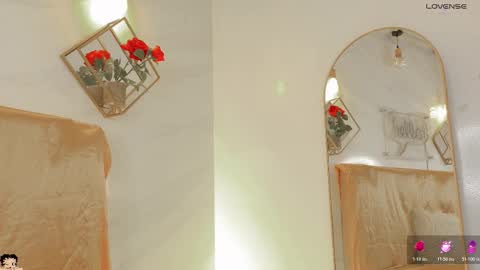 naamah_b online show from February 10, 2026, 2:43 pm