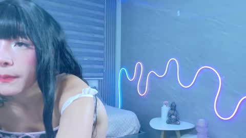 naaomi_cute online show from October 27, 2025, 2:37 am