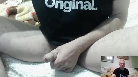 nachtigall25 online show from April 16, 2026, 4:02 am