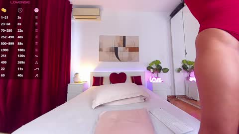 Nadia online show from March 28, 2026, 3:33 pm