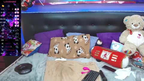 nadia_84 online show from January 13, 2025, 11:17 pm