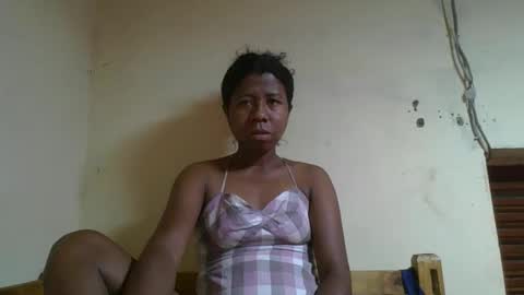 nadiasando online show from December 4, 2025, 4:33 am