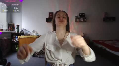 nadiiamorgun online show from March 9, 2025, 6:28 am