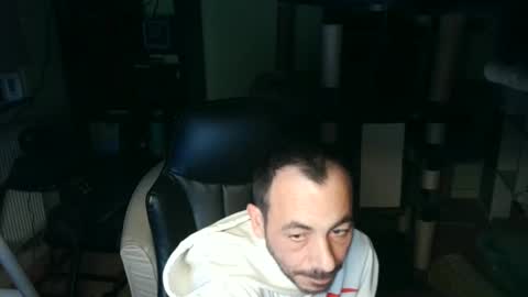 Snapshot of nadine0815 chatting on February 11, 2025, 8:42 pm Mario online show from February 11, 2025, 8:42 pm