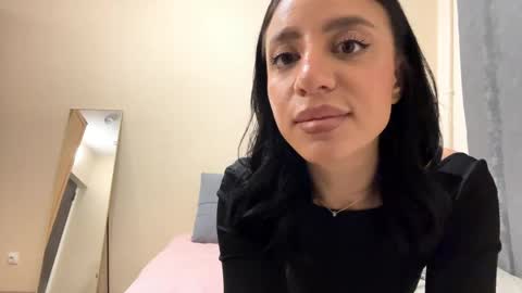 Snapshot of nadinevanni chatting on May 31, 2026, 6:09 pm Leya online show from May 31, 2026, 6:09 pm