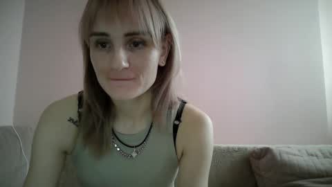 Nadjia online show from December 2, 2025, 10:09 am