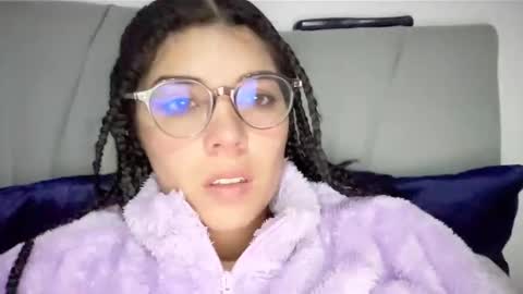 naduu__xx online show from January 3, 2025, 3:05 am