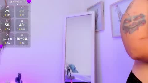 naharakamado__ online show from October 29, 2025, 12:57 am