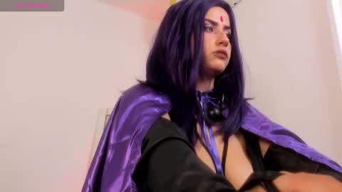 naharakamado__ online show from November 13, 2025, 2:05 pm