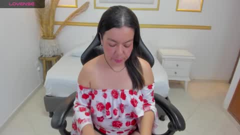 N A H I A online show from February 5, 2025, 2:19 am