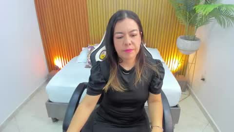 N A H I A online show from March 4, 2025, 11:51 am